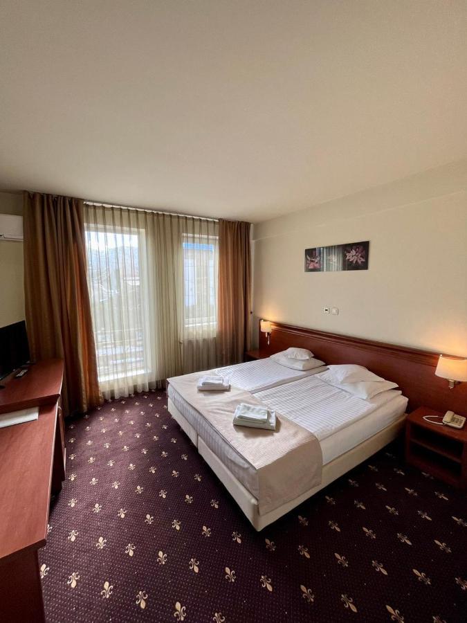 Hotel Seven Cluj-Napoca Exterior photo