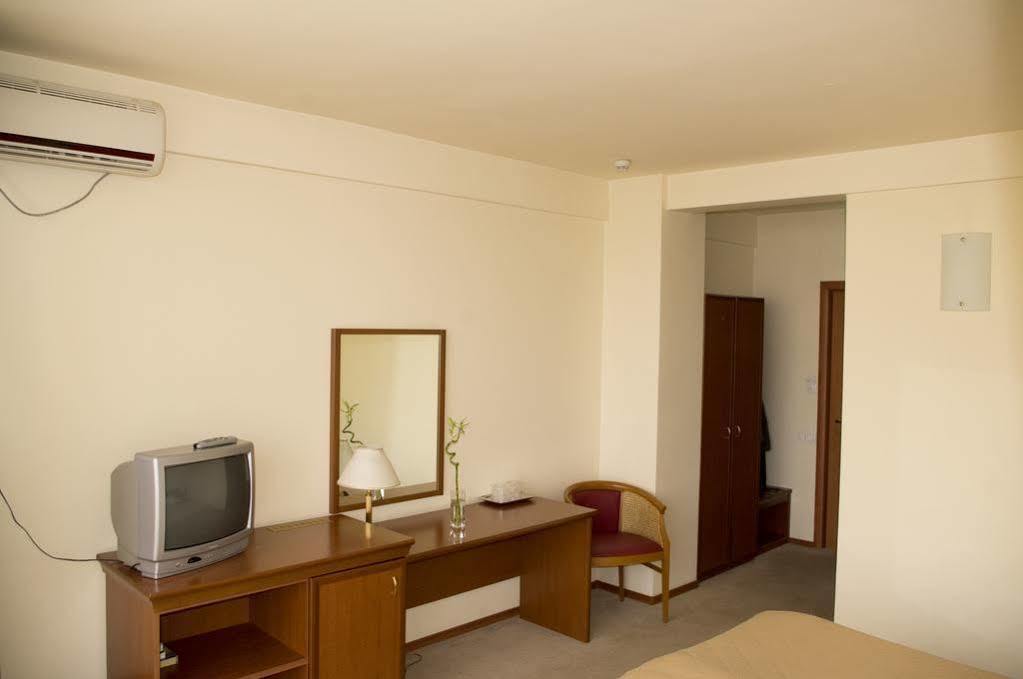 Hotel Seven Cluj-Napoca Exterior photo